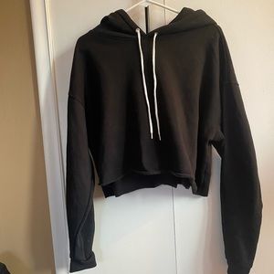 Crop Black Sweatshirt
